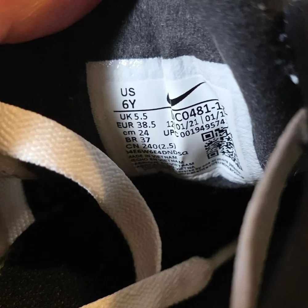 Nike Size 6y / Womens Size 7.5 - Picture 9 of 9
